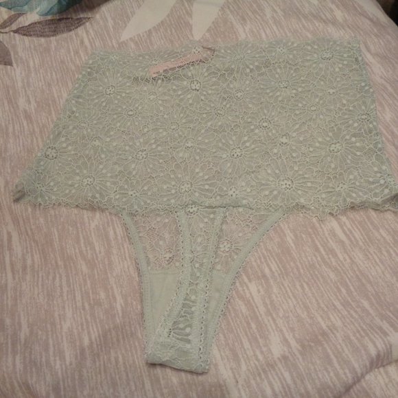 VICTORIA'S Secret High Waisted High Rise Lace Thong Green Panties Size Medium - Picture 4 of 11